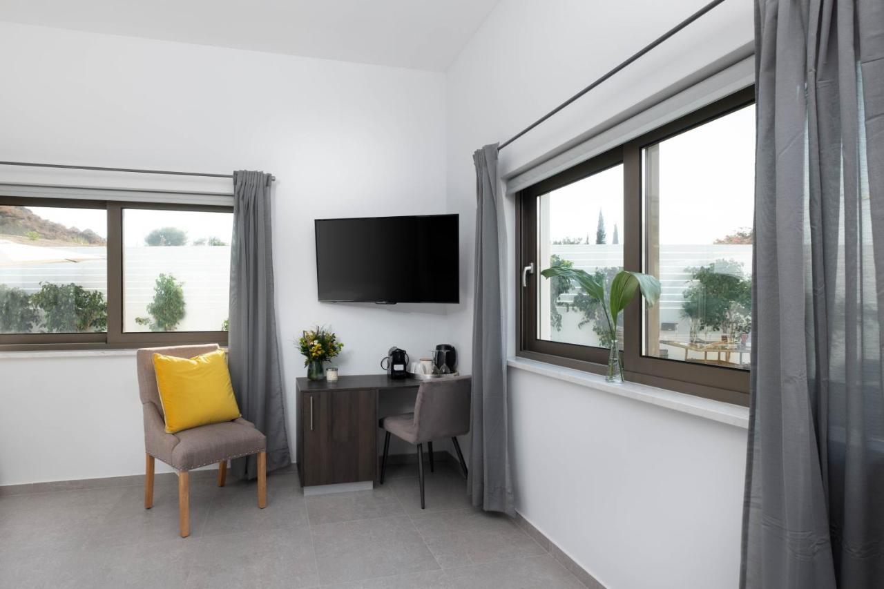 Rooms At Villa Amour Cyprus Вороклини Екстериор снимка